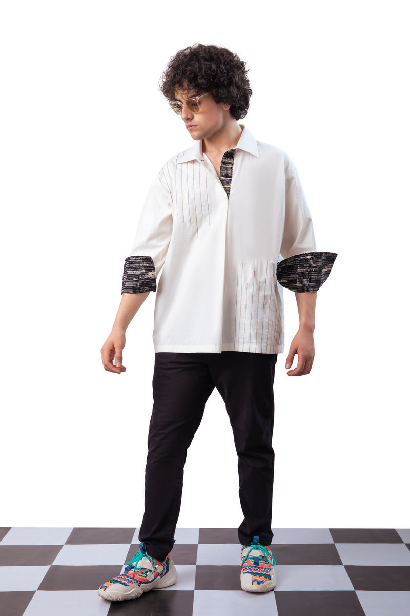 White 'O' black shirt