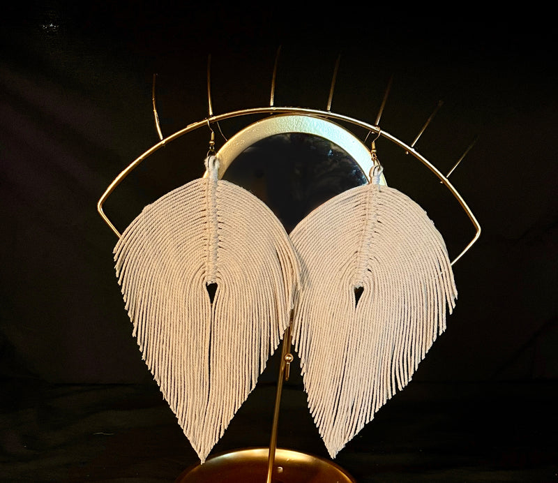 Knot-me-down Earring