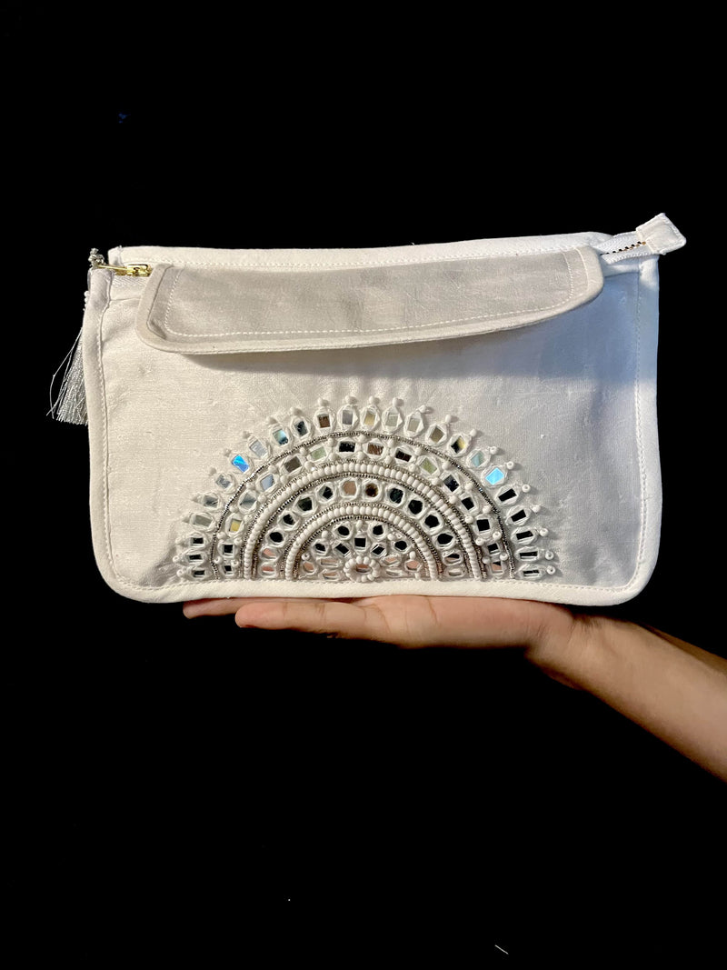 Aaina pouch