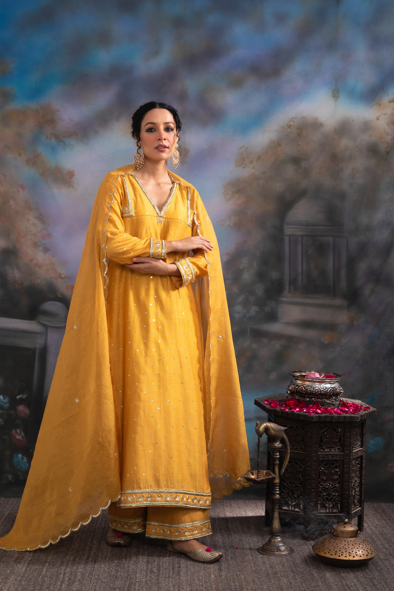 ASFAR KURTA SET