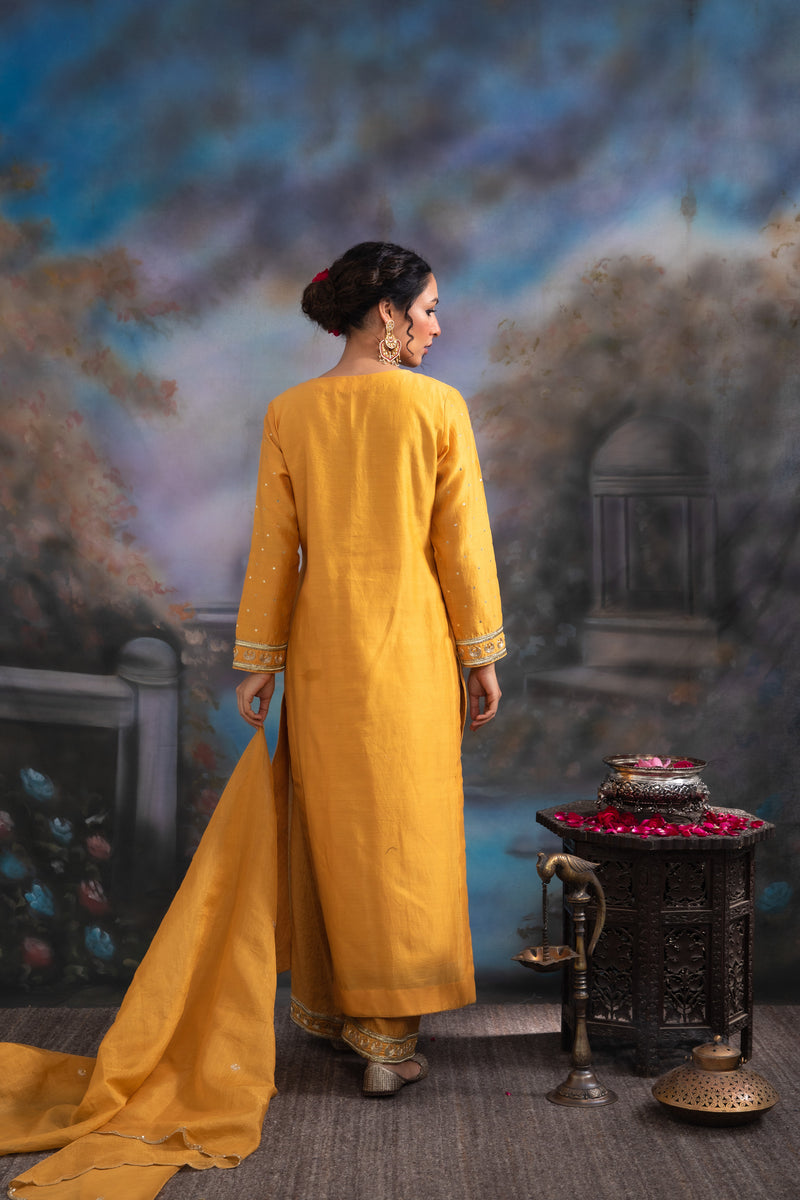 ASFAR KURTA SET