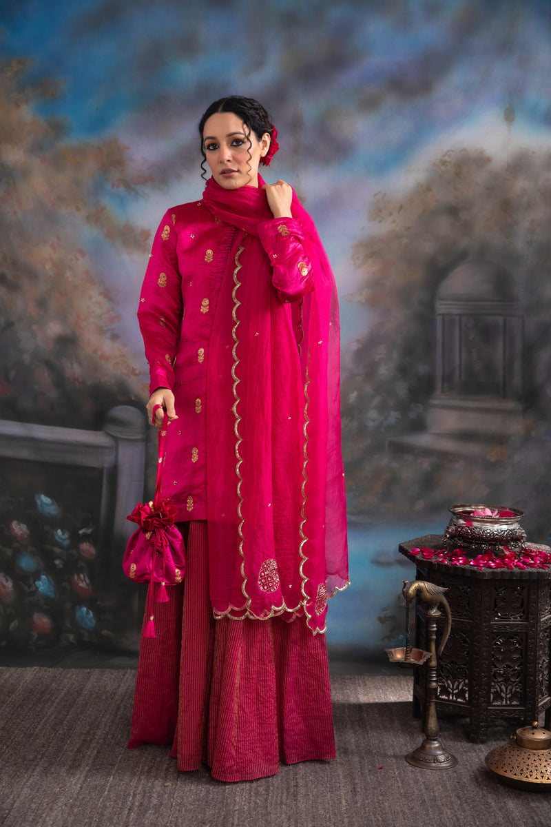 GULABO KURTA SET
