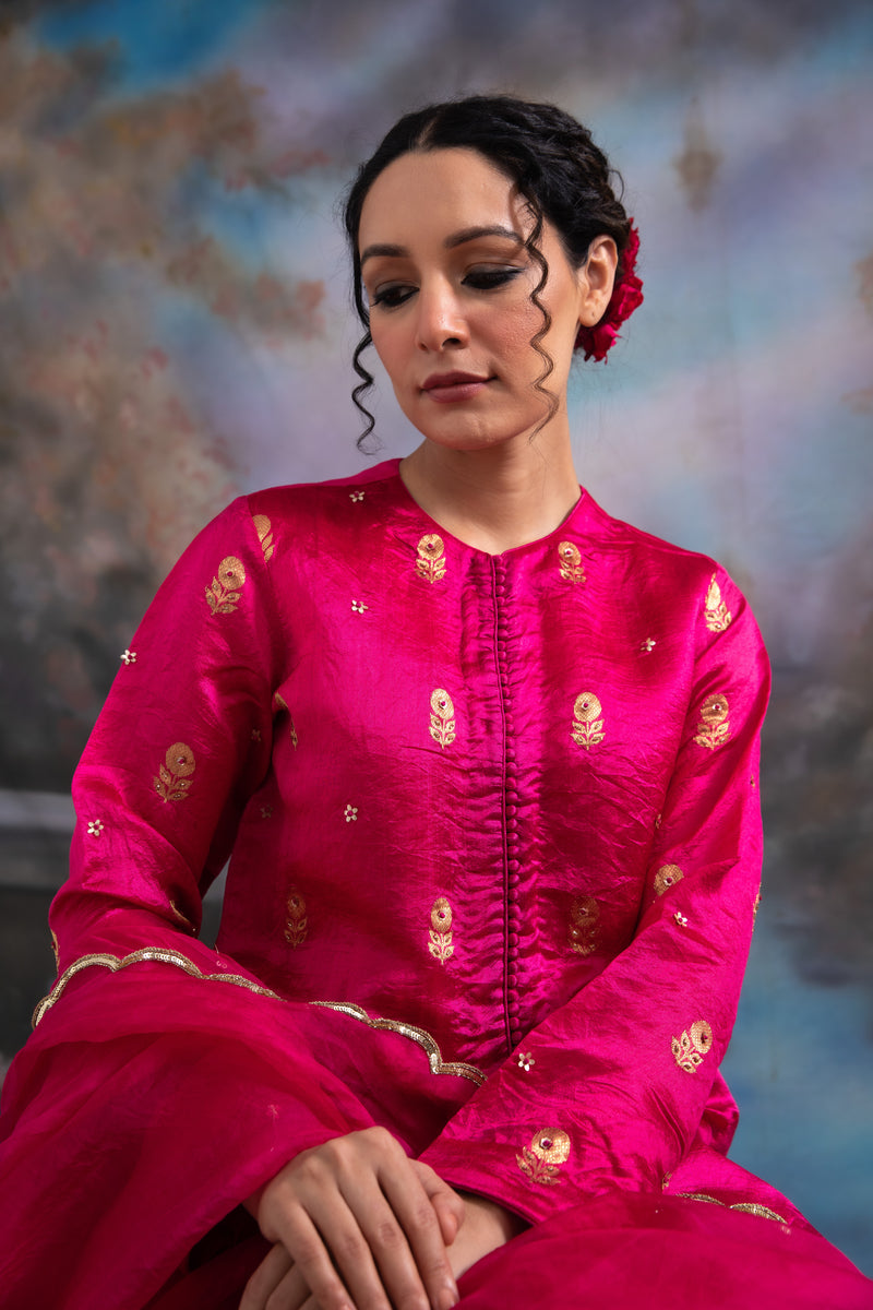 GULABO KURTA SET